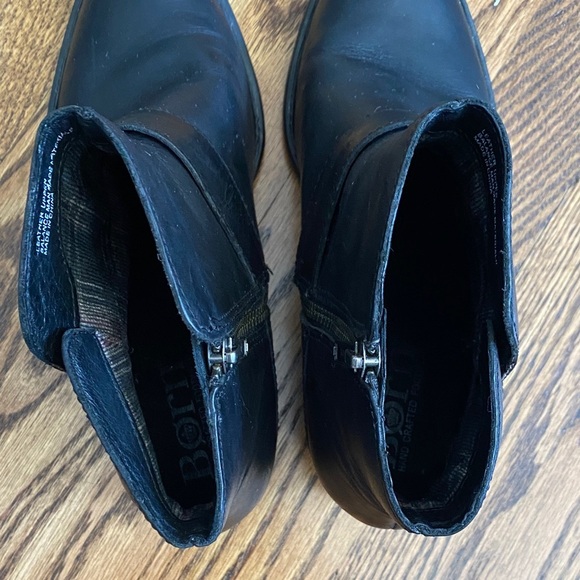 Black leather Born ankle boots, size 7.5. Excellent, barely worn condition. - Picture 8 of 12